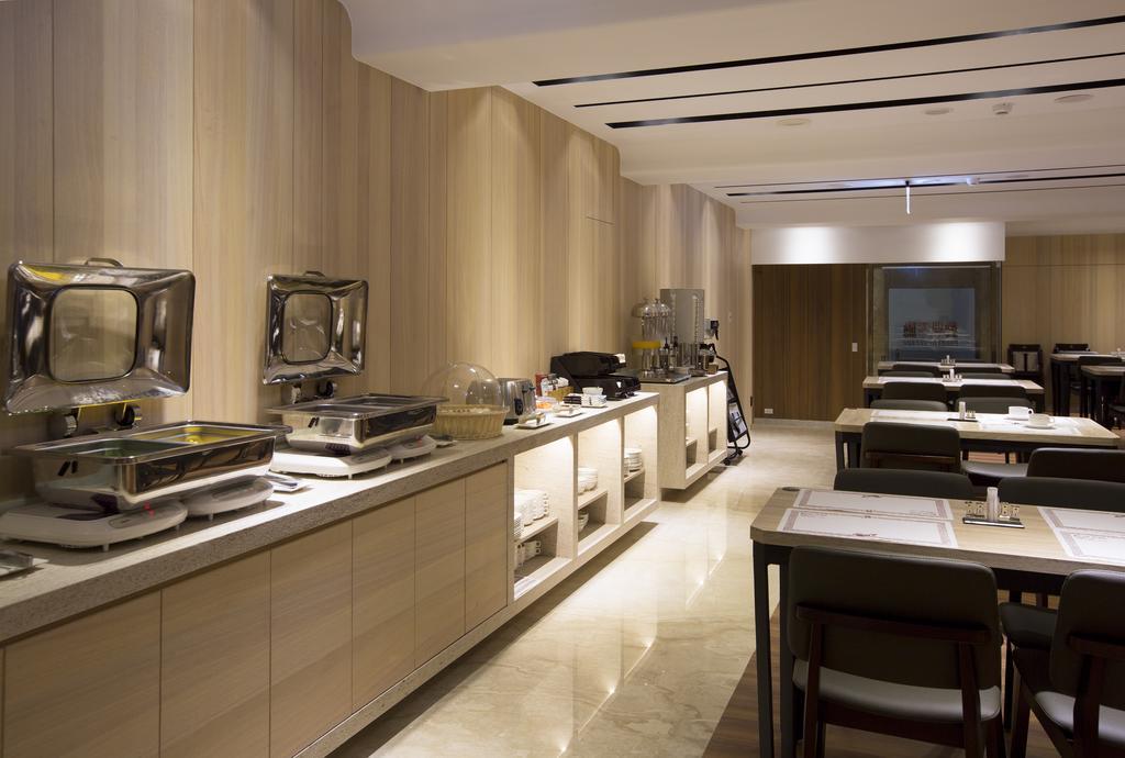 Noble Hotel Taipei Bagian luar foto