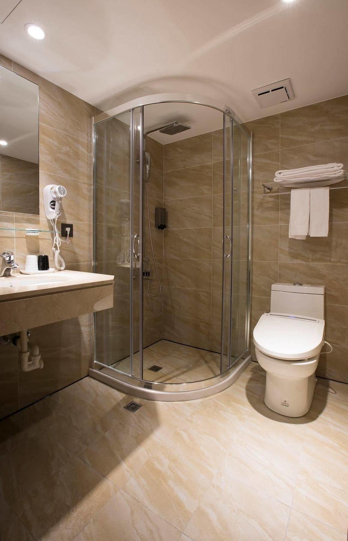 Noble Hotel Taipei Bagian luar foto