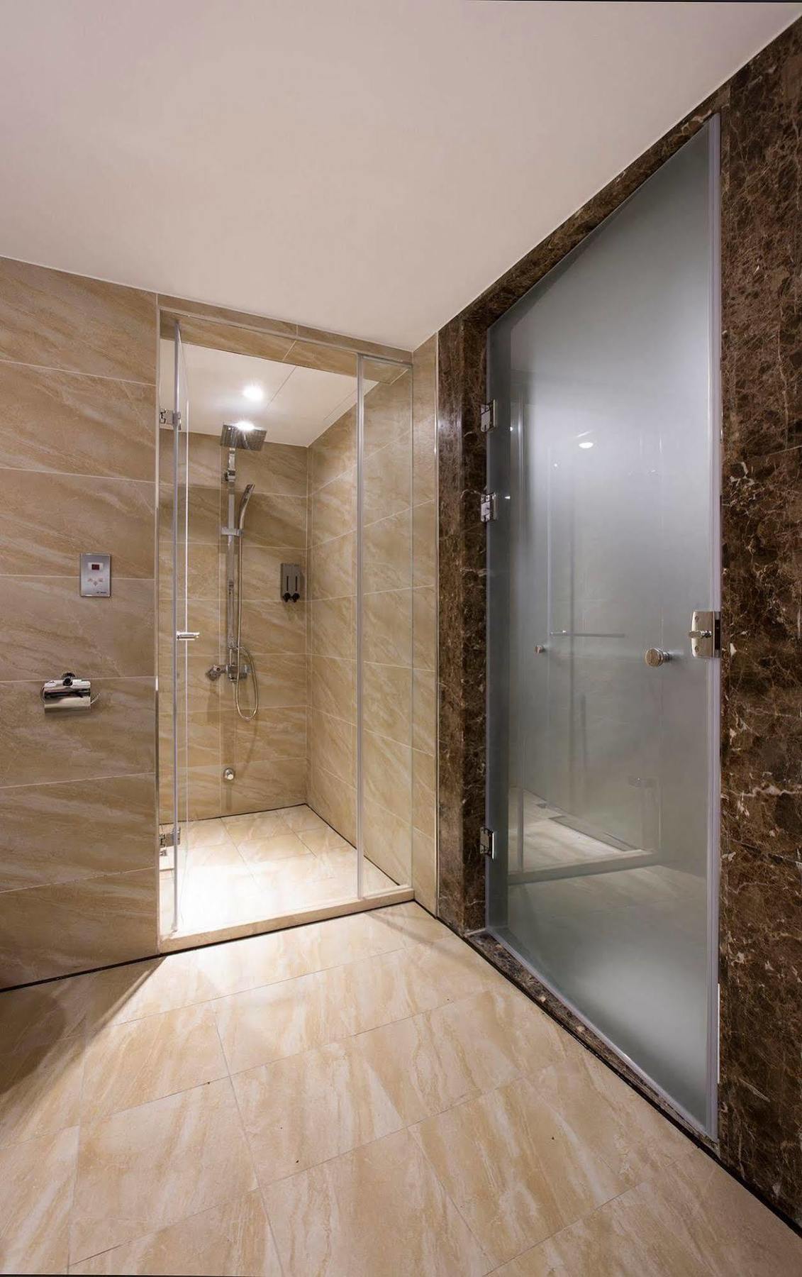 Noble Hotel Taipei Bagian luar foto