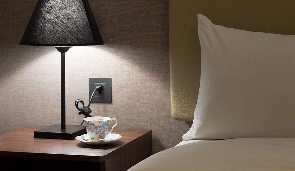 Noble Hotel Taipei Bagian luar foto