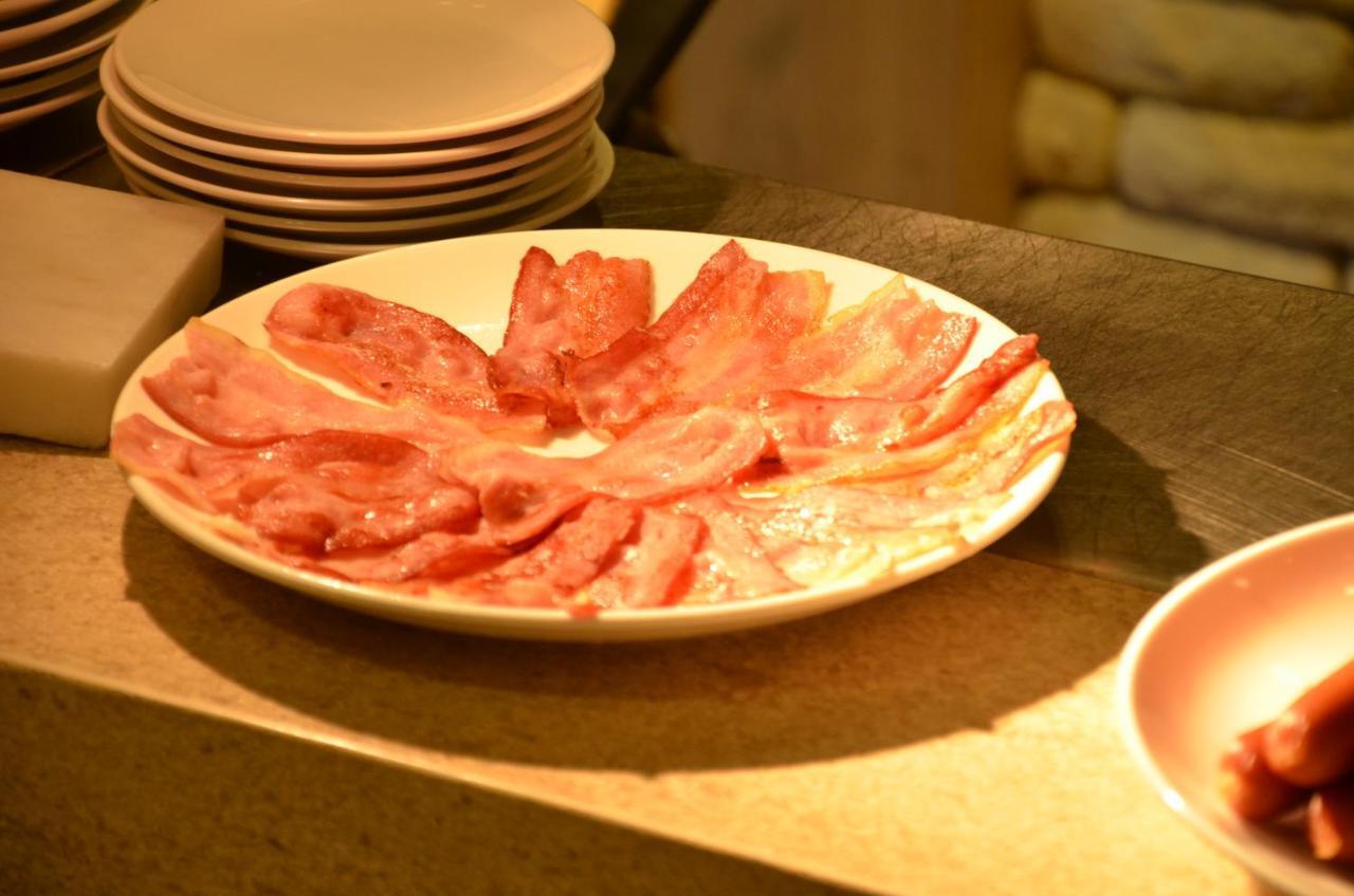 Noble Hotel Taipei Bagian luar foto